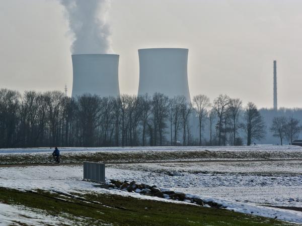 nuclear-power-plant-32123651280
