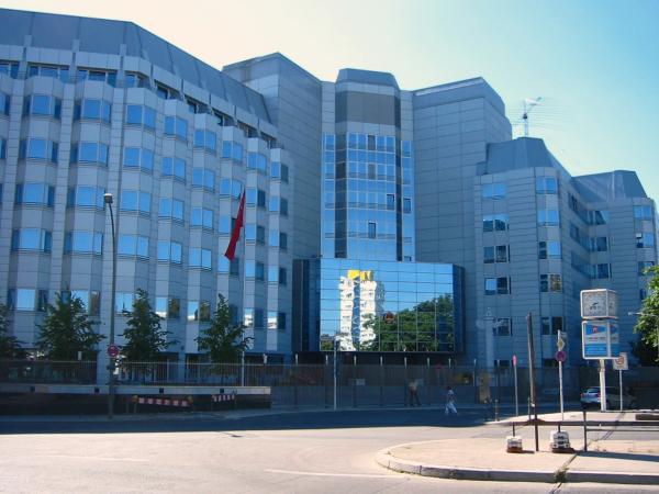 Berlin-Jannowitzbruecke-chineseembassy